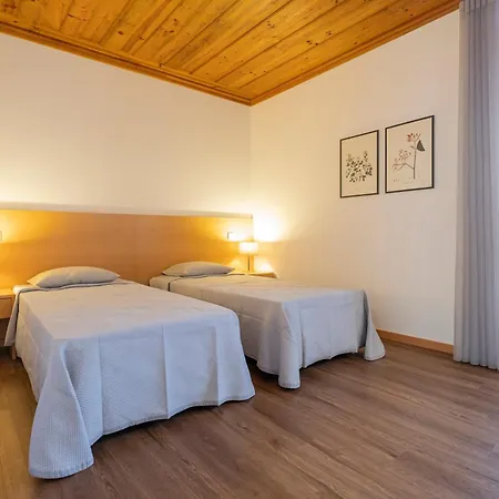 Casa De Fervenca Oda ve Kahvaltı 4*